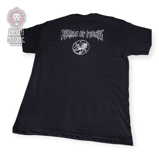 Camiseta negra estampada. Disponible en DLion Store.