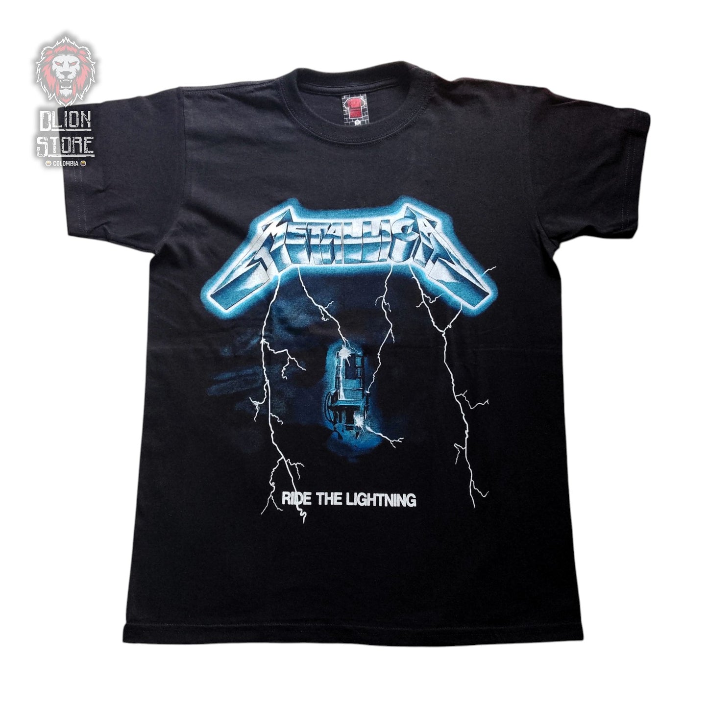 Camiseta negra unisex de Metallica estampada, producto de DLion Store