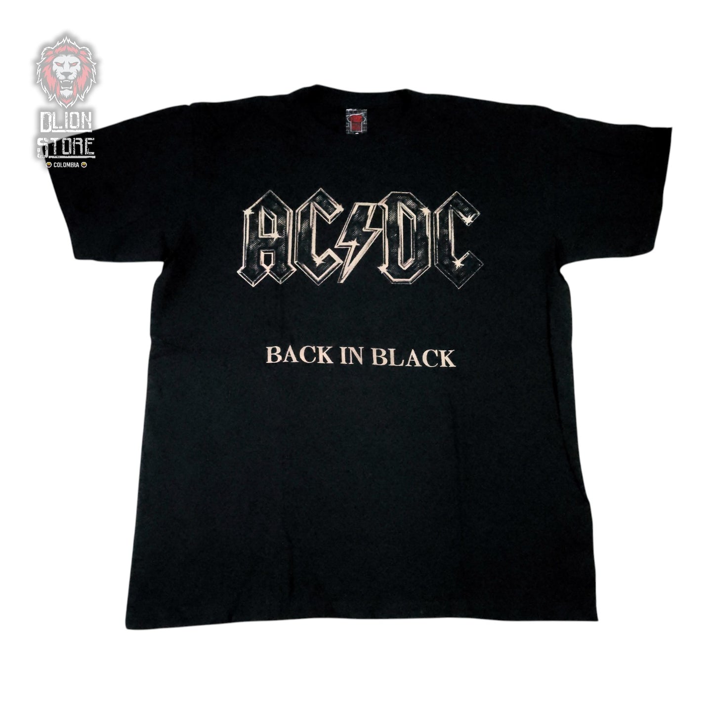 Camiseta de ACDC color negro, estampada, estilo unisex, disponible en Colombia.