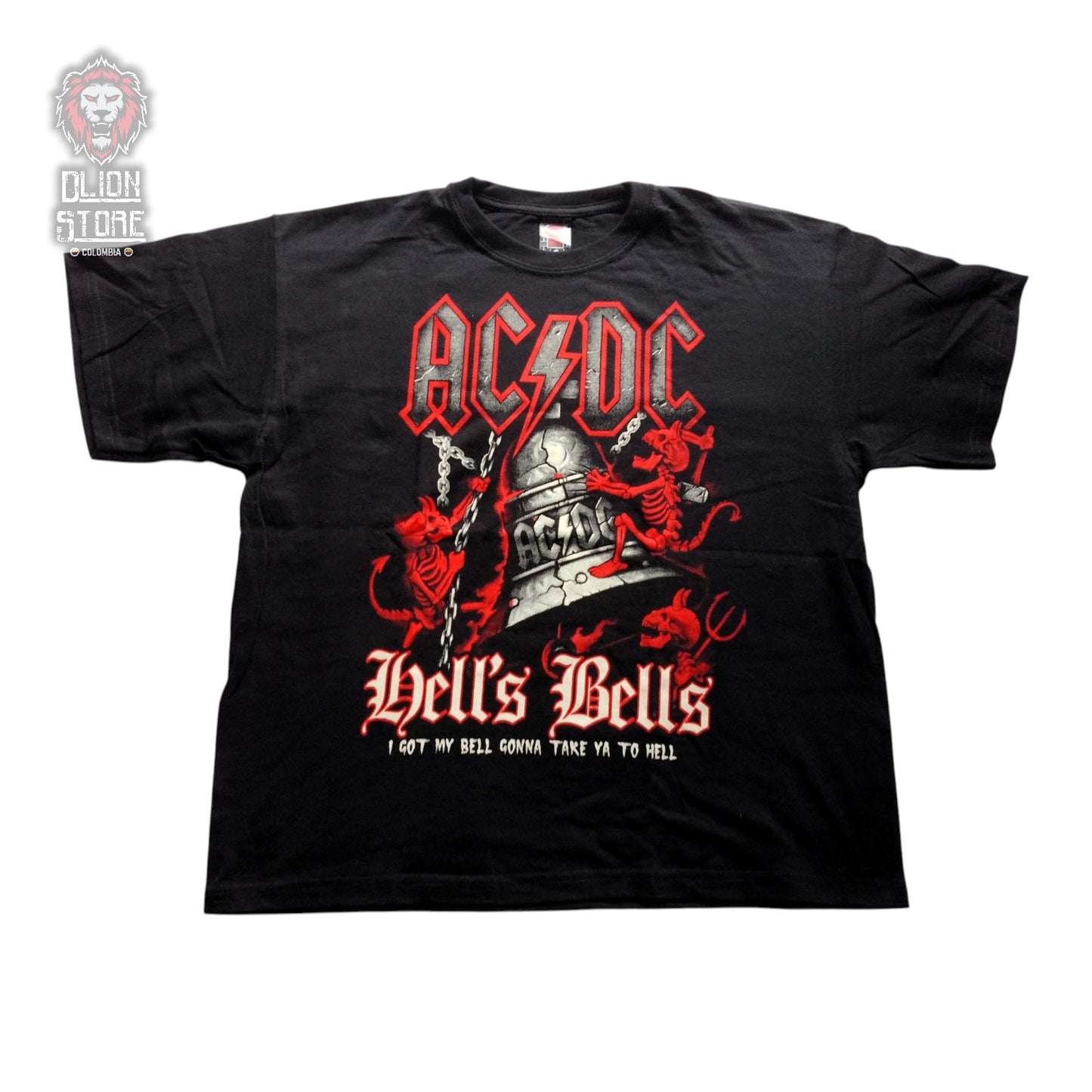 Camiseta de ACDC color negro, estampada, estilo unisex, disponible en Colombia.