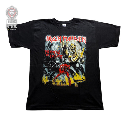 Camiseta de Iron Maiden color negro, estampada, estilo unisex, disponible en Colombia.