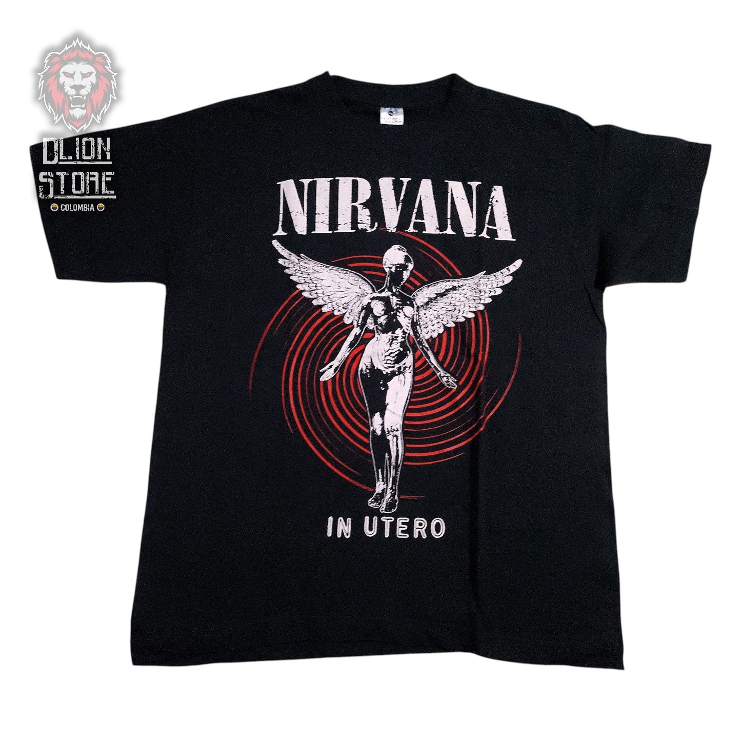Camiseta de Nirvana color negro, estampado grunge, estilo unisex, disponible en Colombia.
