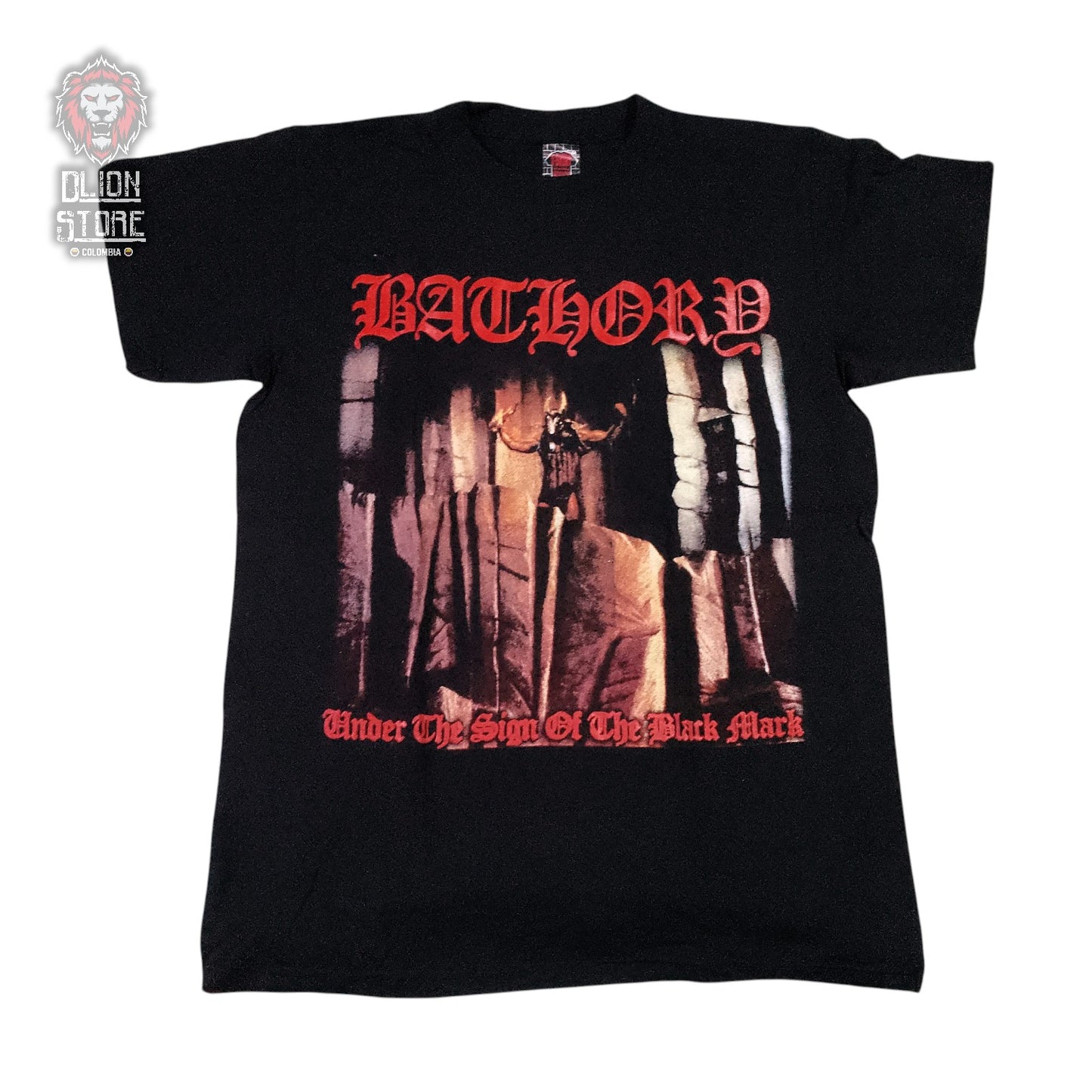 Camiseta negra unisex de Bathory estampada, producto de DLion Store