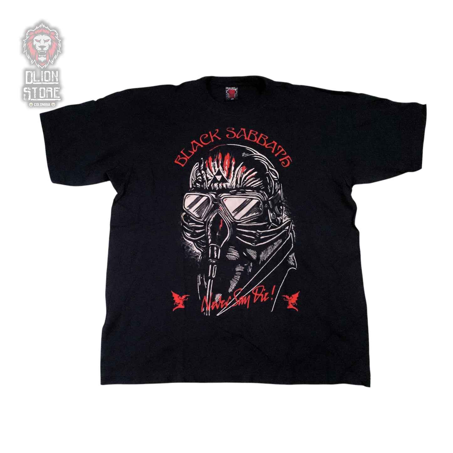 Camiseta negra unisex de Black Sabbath estampada, producto de DLion Store