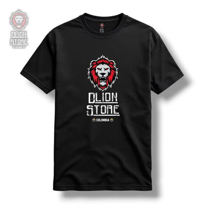 Camiseta negra estampada. Disponible en DLion Store.