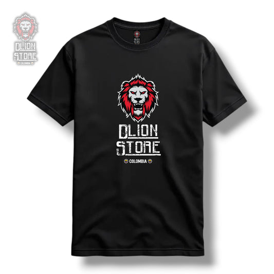 Camiseta negra estampada. Disponible en DLion Store.