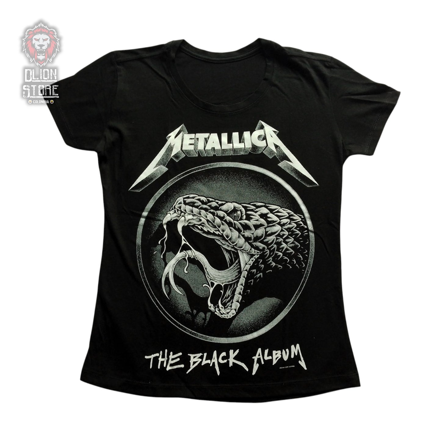 Camiseta negra estampada. Disponible en DLion Store.