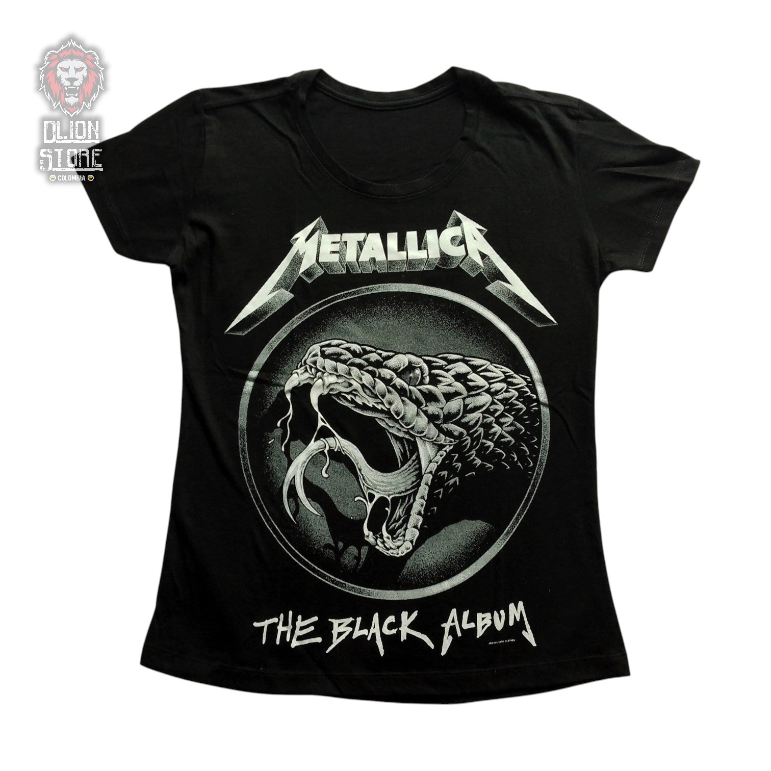 Camiseta negra estampada. Disponible en DLion Store.