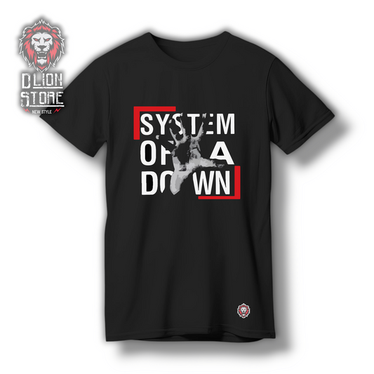 Camiseta negra estampada. Disponible en DLion Store.