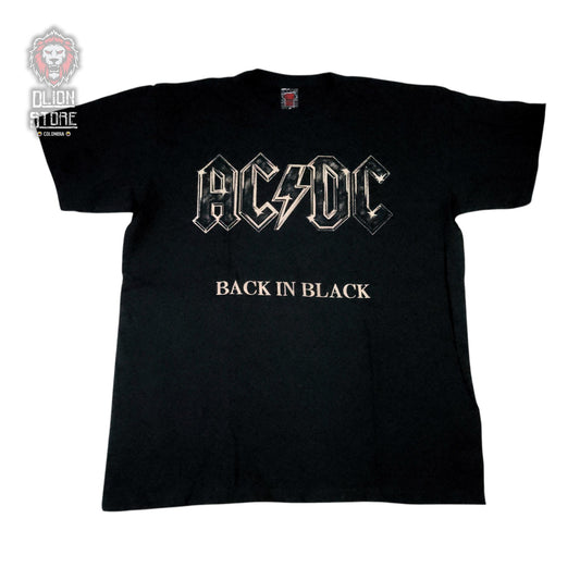 Camiseta de ACDC color negro, estampada, estilo unisex, disponible en Colombia.