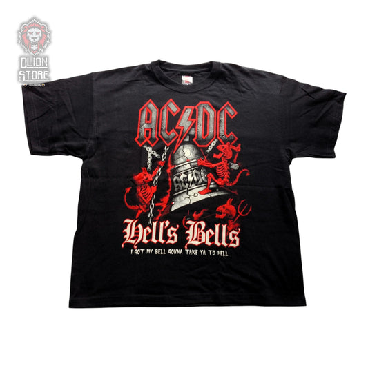 Camiseta de ACDC color negro, estampada, estilo unisex, disponible en Colombia.