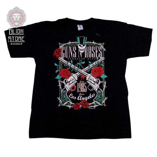 Camiseta de Guns and Roses color negro, estampada, estilo unisex, disponible en Colombia.