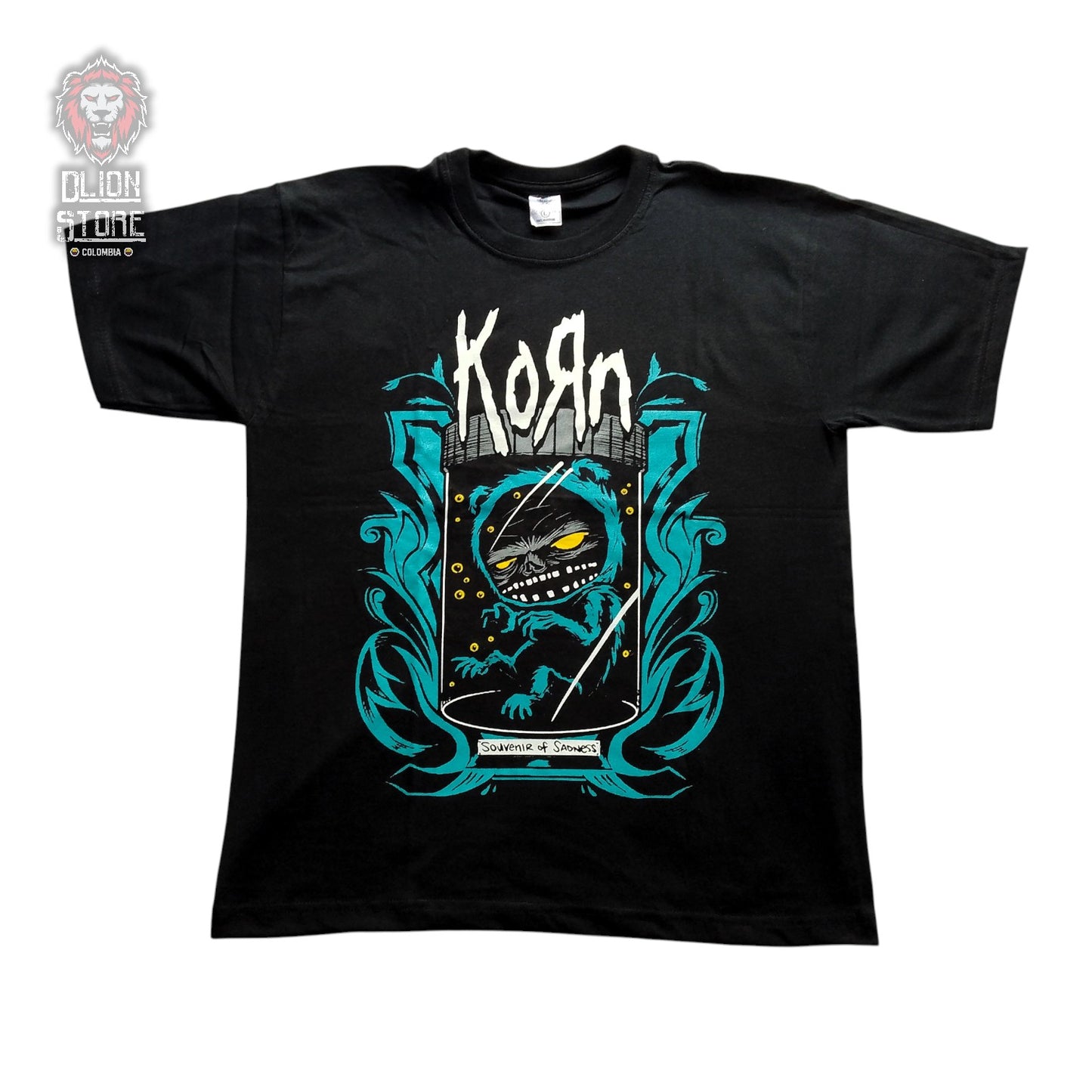 Camiseta de Korn color negro, estampada, estilo unisex, disponible en Colombia.